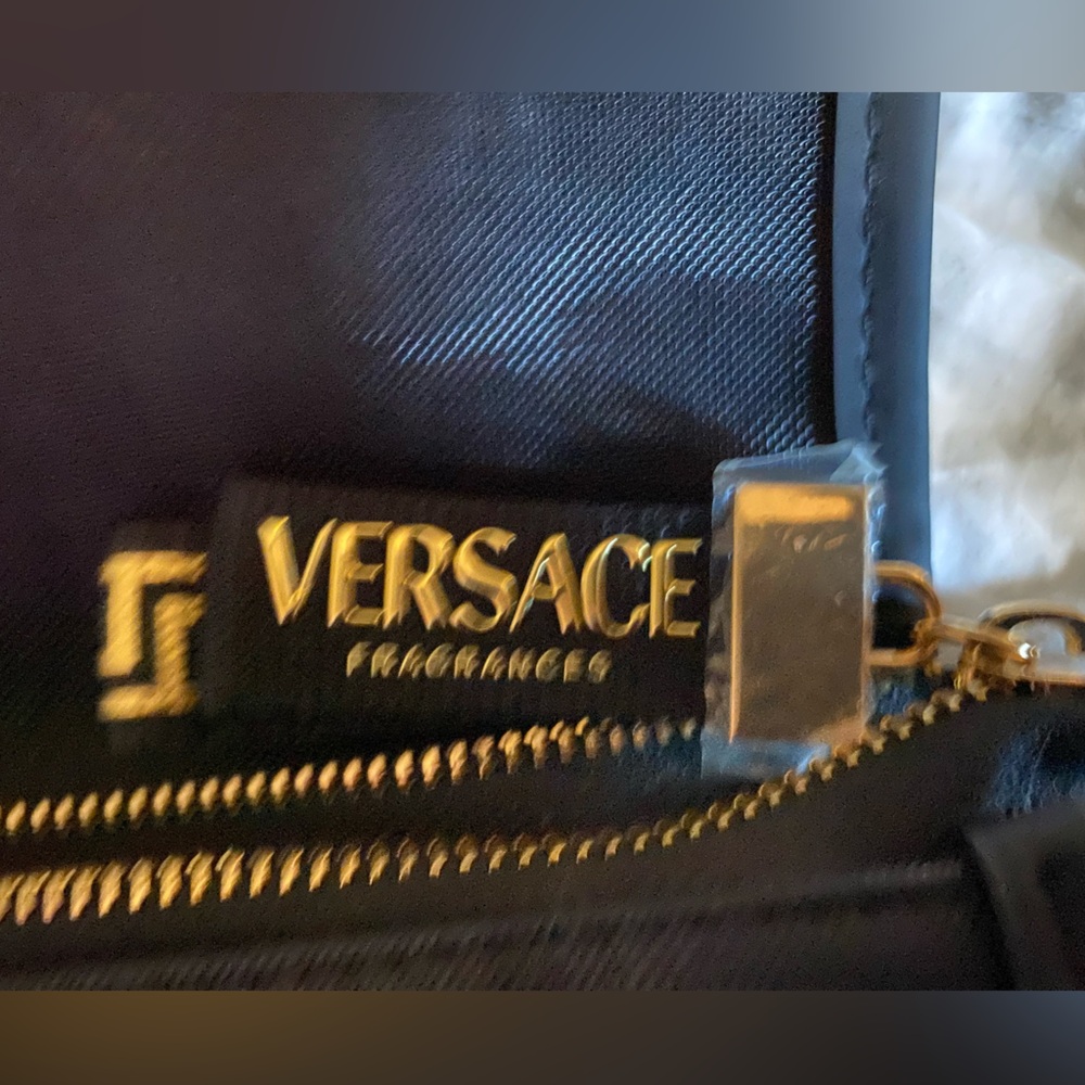 Versace Black fragrance bag Pouch / cosmetic bag with Gold Logo - Picture 4 of 7